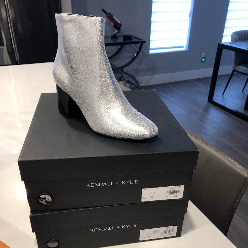 Kendall & kylie booties brand new silver in box